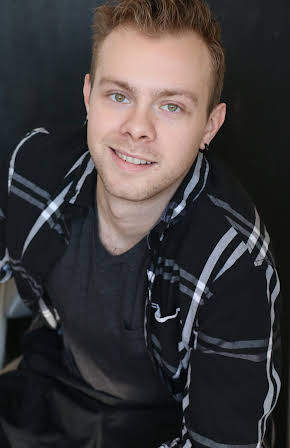 Mickey Toft as 