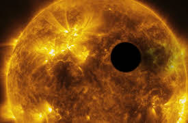 Hubbles Universe: Hot ExoPlanet Flareup