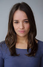 Emily Wheaton som Second Younger Maidservant