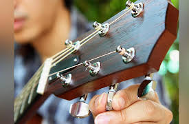 Learning to Play Guitar: Chords, Scales, and Solos: DADGAD Tuning and Lydian Mode