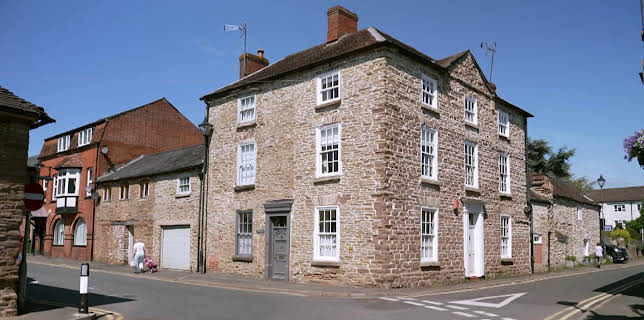 09:55: En plats på landet (S32 E55) (S32) | TV8 | 3/29 2026