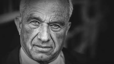 21:00: Robert F. Kennedy Jr. | ZDFinfo | 4/30 2026