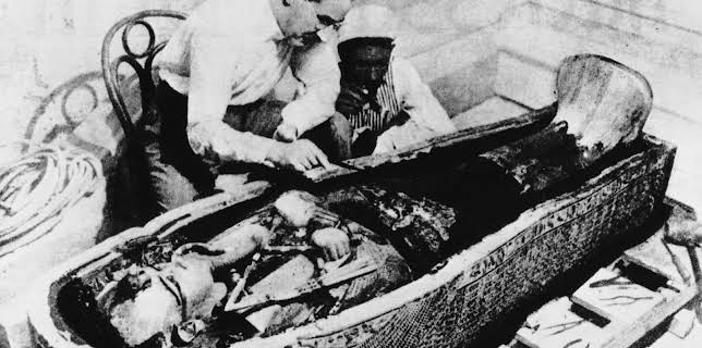 00:40: Verfluchte Geschichte - Von Ötzi bis Shakespeare | ZDF | 3/16 2026