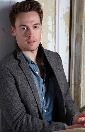 Erich Bergen as 