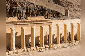 Writing and Civilization: From Ancient Worlds to Modernity: What Do Egyptian Hieroglyphs Say?