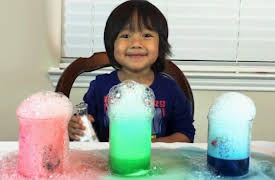 Ryan's World Specials presented by pocket.watch: Ryan's Science Experiments!