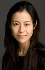 Elizabeth Chai Vasarhelyi som Director