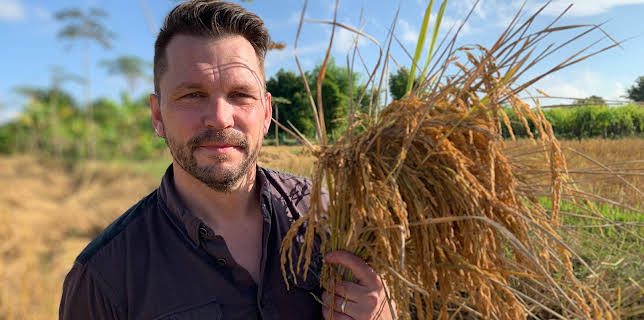 3:25 AM: Food Unwrapped | More 4 | 11/9 2025