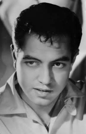 Alberto Dalbés as Padre Francisco 
  
  
  (as Alberto Dalbes)