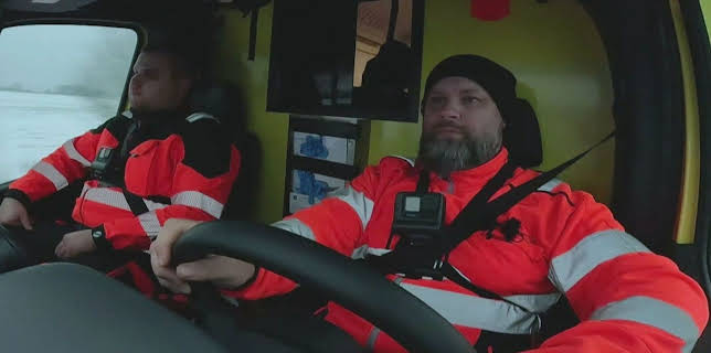 12:00: Lebensretter hautnah - Wenn jede Sekunde zählt | Sat1 | 12/17 2025