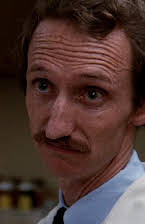 Graham Paul como Ev Gossage