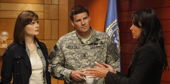 12:05: Bones (S6 E1) (S6) | Viasat Series | 12/8 2025