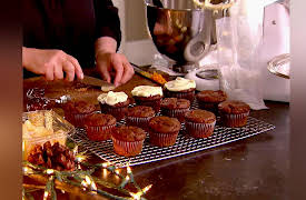 Food Network Thanksgiving Season 1: Thanksgiving Pot Luck