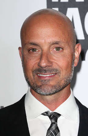 Tim Mertens as 