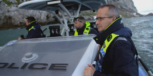 9:00 AM: Cops On The Rock (S1 E2) (S1) | Dave | 12/15 2025