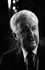 David White como Mr. Eichelberger