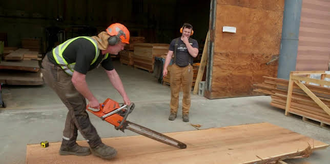 22:00: Tuffa timmerstockar (S3 E8) (S3) | TV10 | 2/9 2026