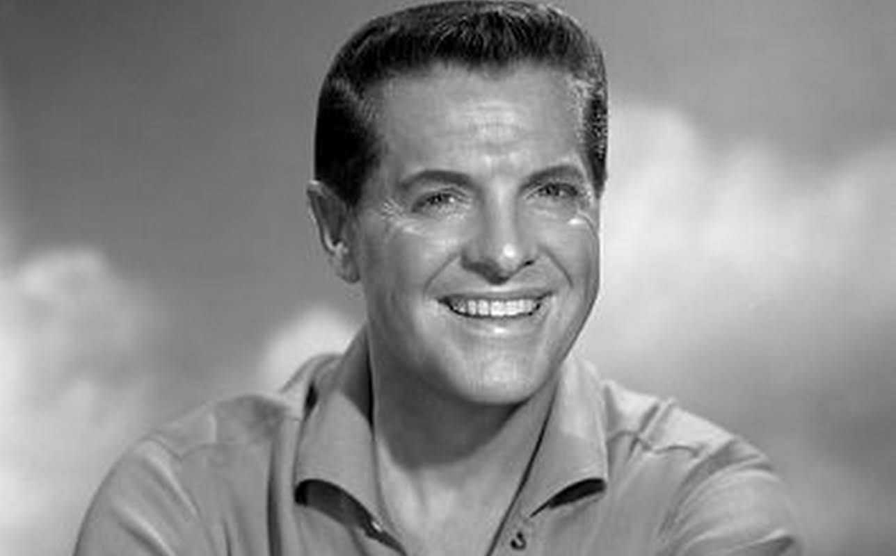 Robert Cummings