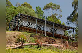 House Hunters International: Volume 2: Escaping Brisbane to Kin Kin