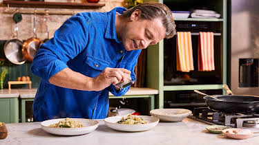 9:00 PM: New: Jamie's Feasts for a Fiver | Channel 4 | 1/12 2026