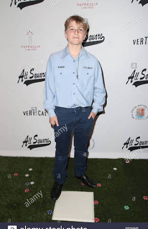 Five Novogratz as Brett