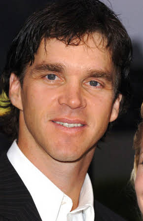 Luc Robitaille as 