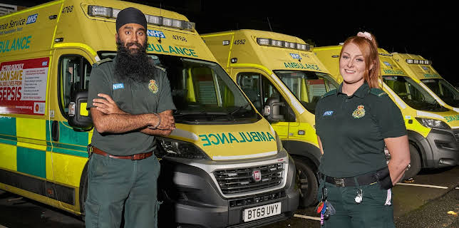 11:05 PM: 999: On the Front Line | More 4 | 11/20 2025