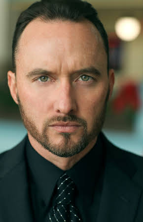 Matty Ferraro as Agent Janssen