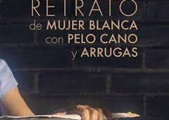 Retrato de mujer blanca con pelo cano y arrugas