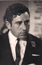 Cassen como Mauricio Gimeno 
  
  
  (as Casto Sendra 'Cassen')