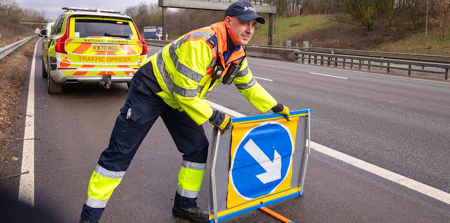 4:00 PM: The Motorway (S4 E7) (S4) | Paramount | 1/27 2026