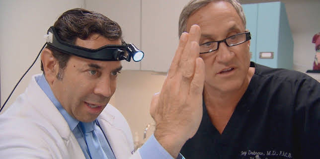 22:05: Verpfuscht - Ein Fall für die Beauty-Docs | Sixx | 1/2 2026