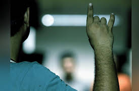 Laakhon Mein Ek Season 1 (Tamil): Minima