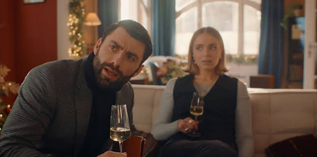 00:05: Single Bells - 12 Dates till Christmas | ZDFneo | 12/1 2025