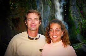 Six Degrees of Murder, Season 1: The Writing On The Wall