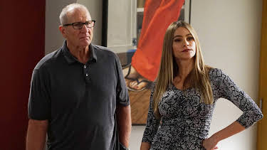 3:30 PM: Modern Family | E4 | 8/21 2026