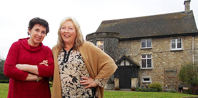 5:15 PM: Four in a Bed | More 4 | 12/18 2025