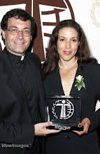 Toni Ann Johnson como Director