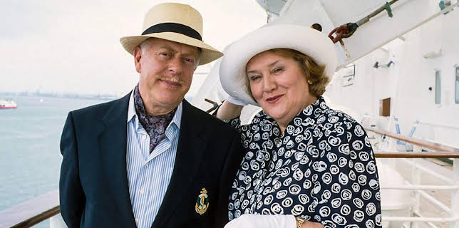 6:05 PM: Keeping Up Appearances | BBC Two | 1/1 2026