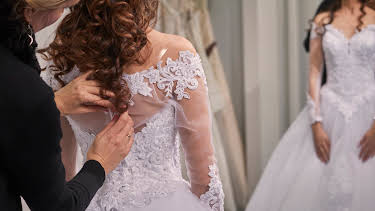 03:50: Say Yes to the Dress America (S1 E6) (S1) | TLC | 6/8 2026