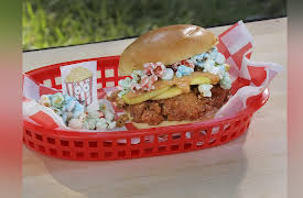 Carnival Kings, Season 1: Captain's Chicken Sandwich