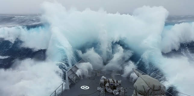 15:10: Schrecken der Meere - Das Rätsel der Monsterwellen | ZDFneo | 11/2 2025