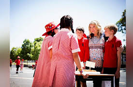 Little Lunch: The Cake Stall