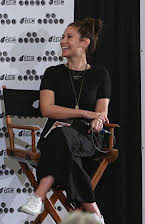 Christina Hodson como Director
