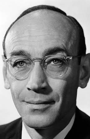 Douglas Spencer as Henry Slocum