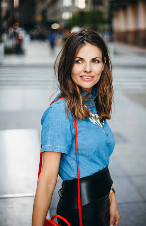 Casey Messer as Pool Mom