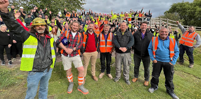 5:00 PM: DIY SOS (S32 E4) (S32) | W | 11/19 2025