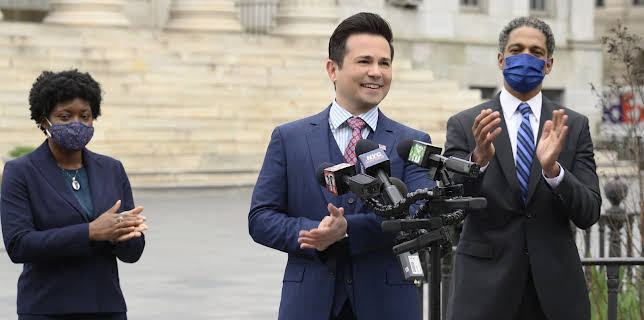 12:00: Bull | Kabel Eins | 12/18 2025