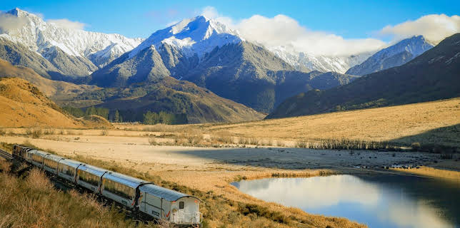 8:00 PM: New Zealand by Train | Channel 4 | 11/15 2025