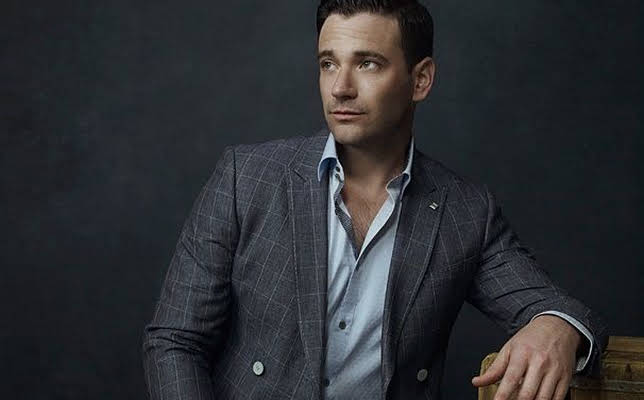 Colin Donnell